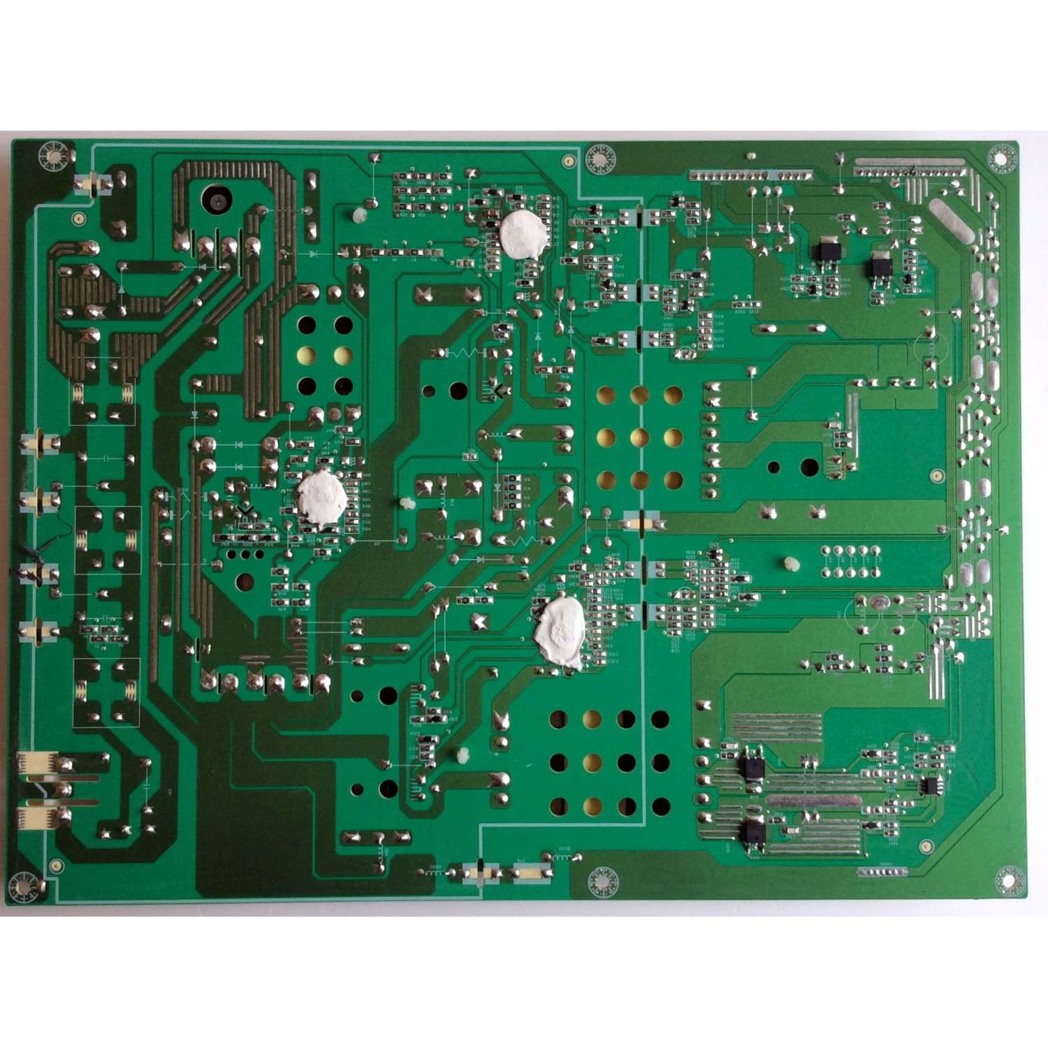 FUENTE DE PODER PARA TV VIZIO / NUMERO DE PARTE 09-60CAP070-00 / 1P-1143800-1011 / M602 / CAP07 / PANEL S600FH2-1 / MODELO M602I-B3 / M602I-B3 LFTRRCAQ - Imagen 4